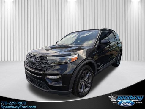 Certified 2023 Ford Explorer XLT w/ Equipment Group 202A RWD image 1