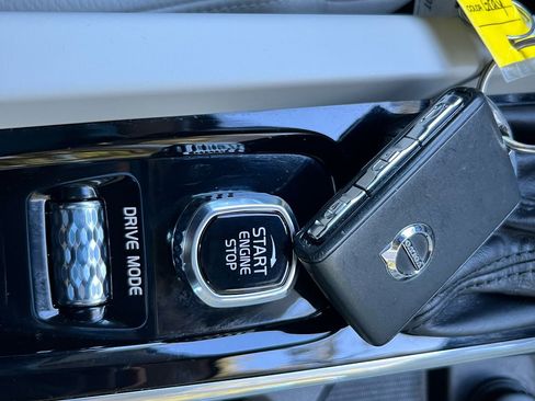 Used 2020 Volvo S60 T5 Momentum w/ Protection Package image 32