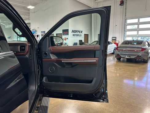 Used 2024 Ford Expedition Max Limited RWD image 37