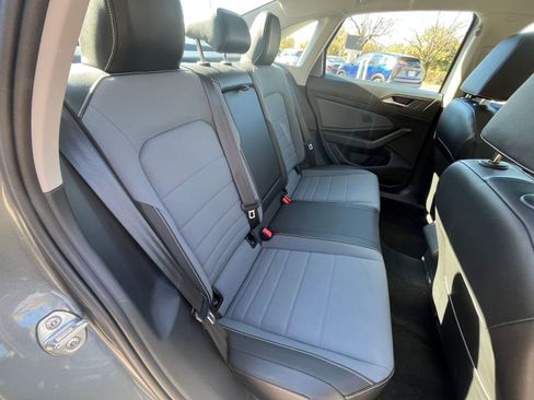 Used 2025 Volkswagen Jetta SE image 34