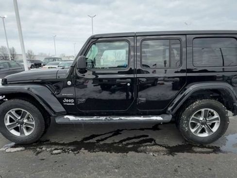 Used 2022 Jeep Wrangler Unlimited Sahara AWD/4WD image 5
