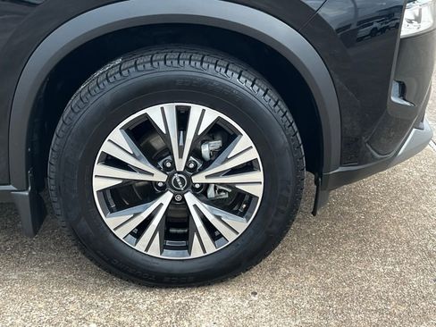 Used 2023 Nissan Rogue SV FWD image 19