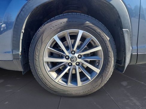 Used 2019 Toyota Highlander XLE AWD/4WD image 15