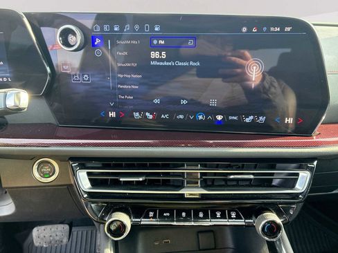 Certified 2024 Chevrolet Traverse RS image 13