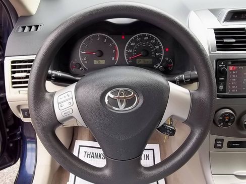 Used 2013 Toyota Corolla LE FWD image 16