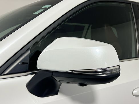 Used 2024 Toyota Grand Highlander AWD Hybrid image 12