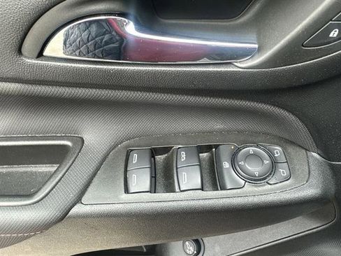 Used 2023 Chevrolet Equinox RS w/ LPO, Floor Liner Package image 15