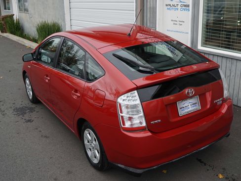 Used 2009 Toyota Prius Touring FWD image 17