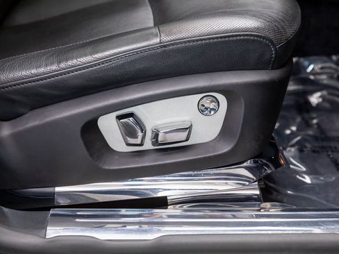 Used 2013 Rolls-Royce Ghost image 40