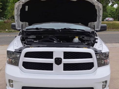 Used 2018 RAM 1500 Express w/ Express Value Package RWD image 5