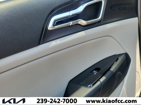 Certified 2025 Kia Sportage EX FWD image 13