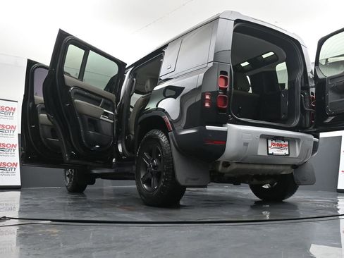 Used 2022 Land Rover Defender 110 S image 45