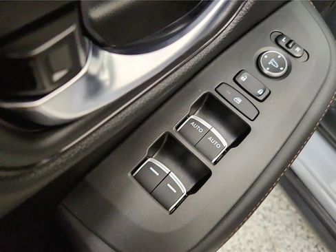 Used 2025 Honda HR-V Sport image 29