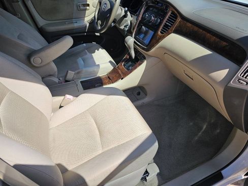 Used 2005 Toyota Highlander 2WD V6 w/ 3rd Row image 7