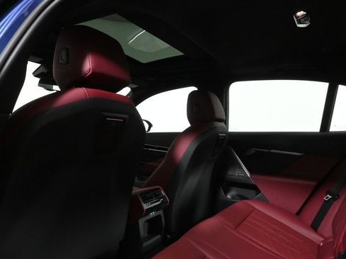 Used 2026 BMW 530i xDrive w/ Premium Package image 33