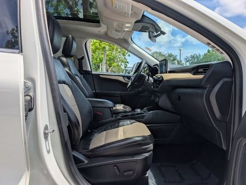 Used 2021 Ford Escape Titanium w/ Titanium Elite Package AWD/4WD image 21