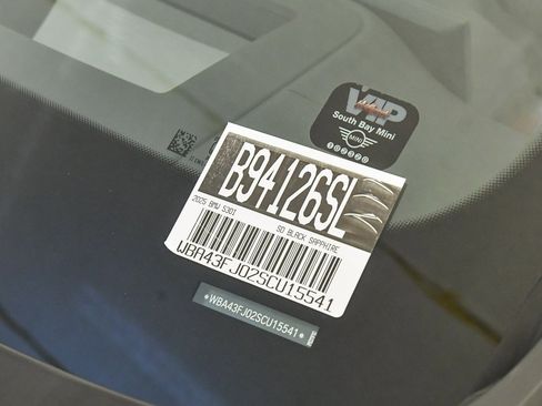 Used 2025 BMW 530i w/ Premium Package image 30