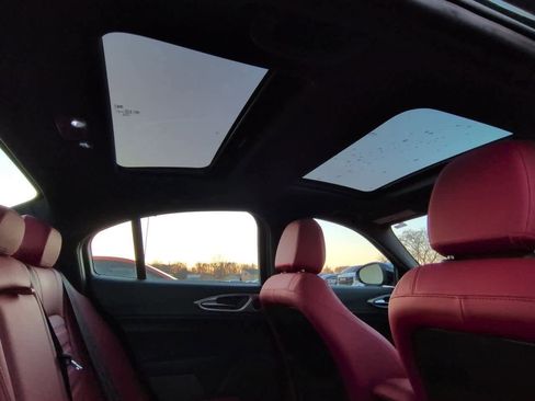 Used 2024 Alfa Romeo Giulia Ti w/ Performance Driving Package image 21