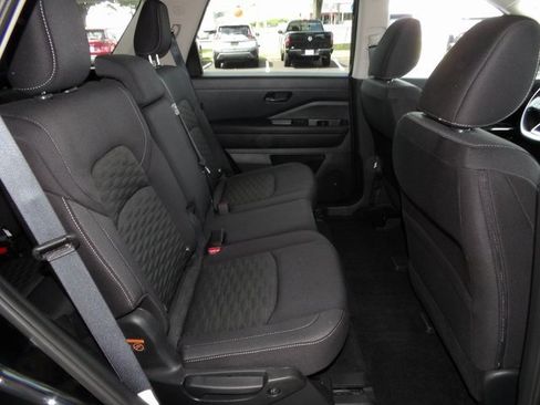 Certified 2024 Nissan Pathfinder S image 25