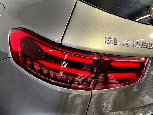 New 2026 Mercedes-Benz GLB 250 4MATIC image 5