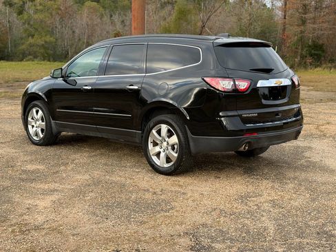 Used 2017 Chevrolet Traverse Premier image 3
