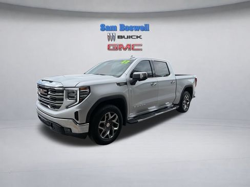 Used 2022 GMC Sierra 1500 SLT w/ X31 Off-Road Package AWD/4WD image 6