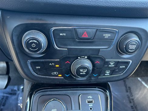 Used 2018 Jeep Compass Limited image 20