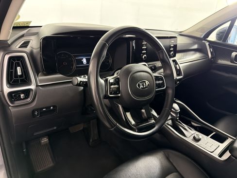 Used 2021 Kia Sorento S w/ Panoramic Sunroof Package AWD/4WD image 4