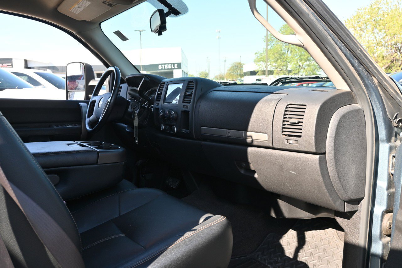 Used 2009 Chevrolet Silverado 1500 LT w/ Texas Edition RWD image 22
