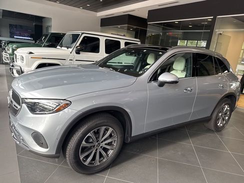 Used 2026 Mercedes-Benz GLC 300 4MATIC image 2
