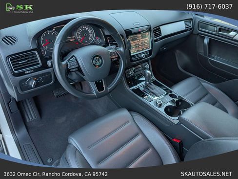 Used 2011 Volkswagen Touareg VR6 AWD/4WD image 17