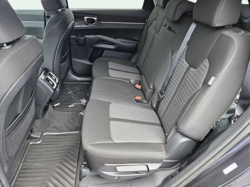 New 2025 Kia Sorento LX image 18
