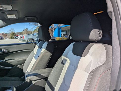 Used 2024 Chevrolet Trax RS image 15