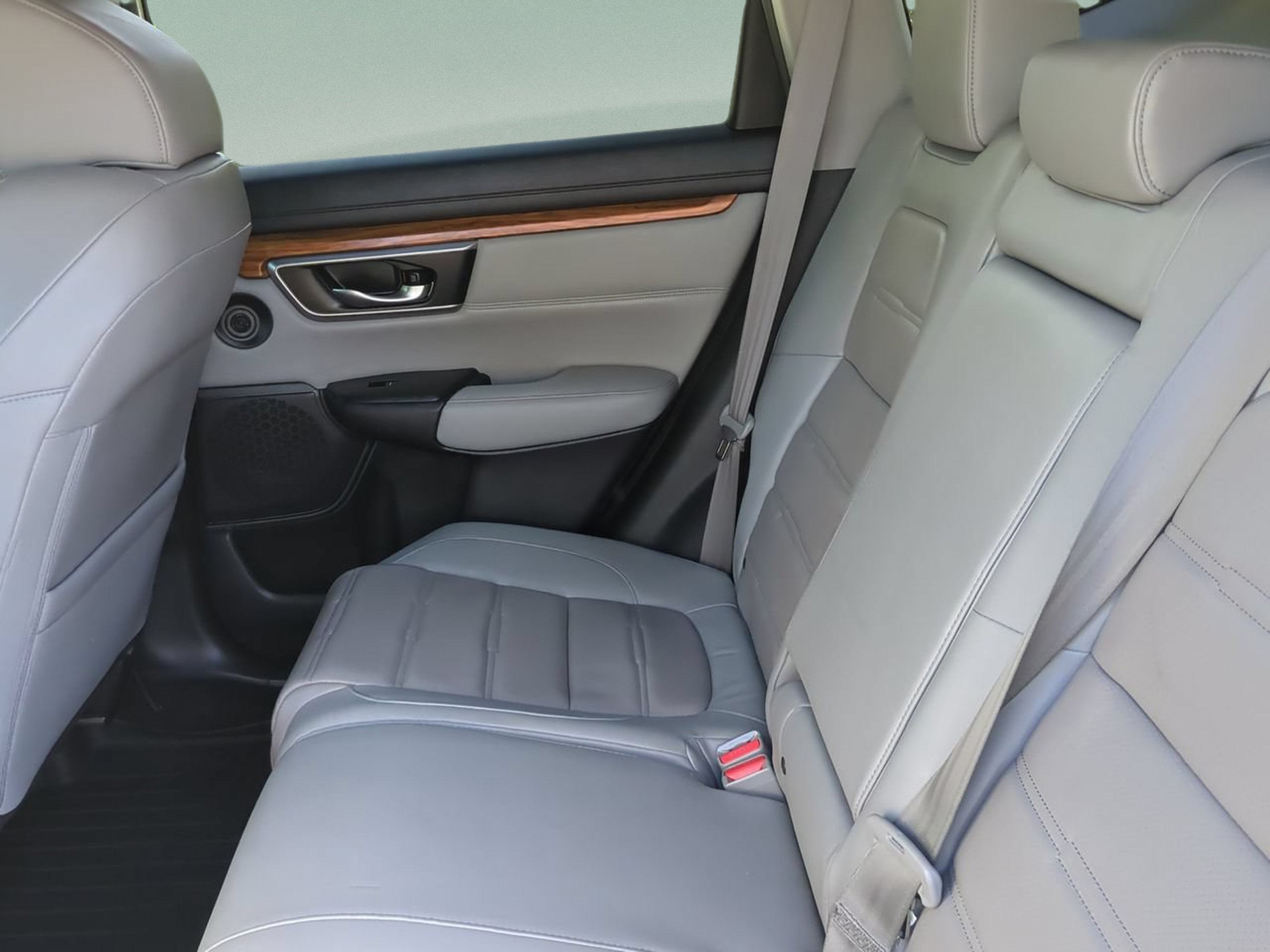 Used 2018 Honda CR-V Touring image 18