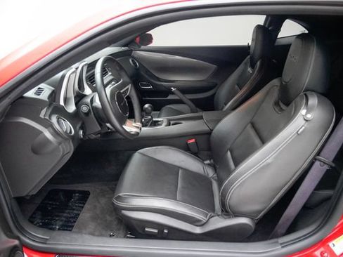 Used 2010 Chevrolet Camaro SS w/ LPO, Ground Effects Package RWD image 22