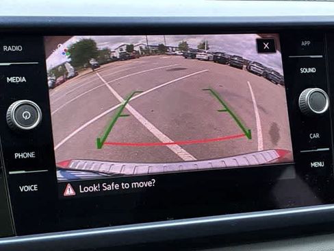 Used 2022 Volkswagen Taos SE FWD image 32