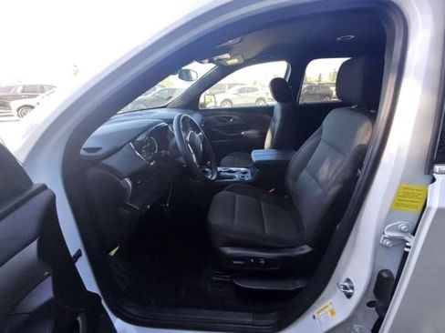 Used 2023 Chevrolet Traverse LT FWD image 7