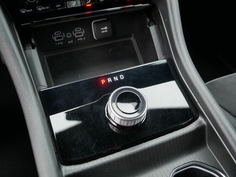 Used 2023 Jeep Grand Cherokee Altitude AWD/4WD image 24