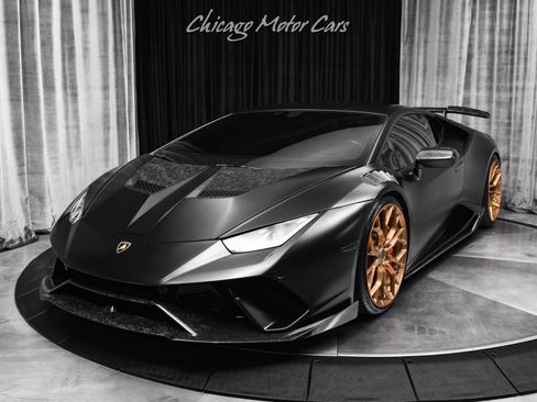 Used 2018 Lamborghini Huracan Performante image 2
