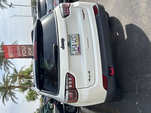 Used 2018 Jeep Compass Trailhawk image 3