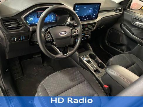 Used 2025 Ford Escape Active w/ Active Premium Tech Pack image 17