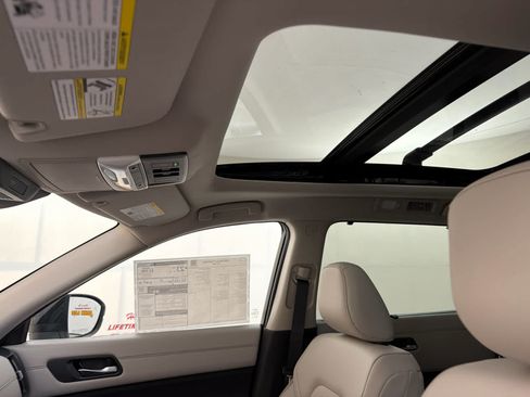 New 2026 Nissan Pathfinder SL w/ SL Premium Package FWD image 15