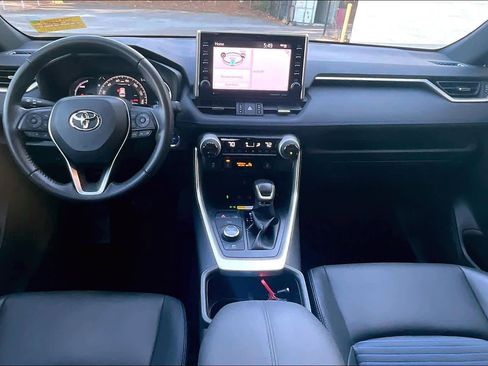 Used 2022 Toyota RAV4 XSE image 16