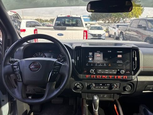 Used 2025 Nissan Frontier PRO-4X w/ Tow Package AWD/4WD image 11