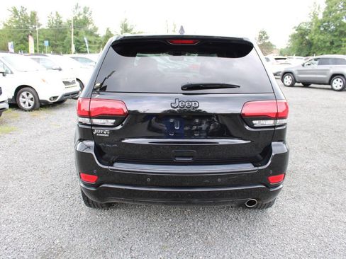 Used 2018 Jeep Grand Cherokee Altitude AWD/4WD image 8