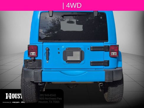 Used 2017 Jeep Wrangler Unlimited Sahara w/ Connectivity Group AWD/4WD image 5