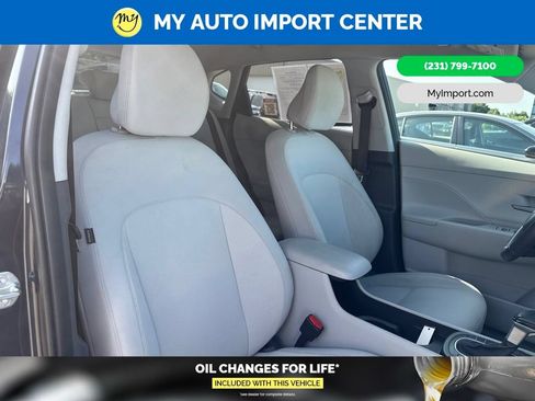 Used 2025 Hyundai Kona SEL AWD/4WD image 28