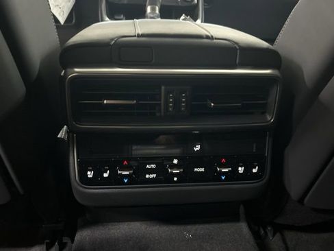 New 2025 Lexus LX 600 4WD w/ Luxury Package image 19