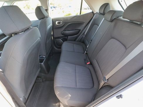 Used 2021 Hyundai Venue SE image 26