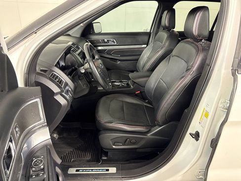 Used 2019 Ford Explorer Sport w/ Equipment Group 401A AWD/4WD image 27